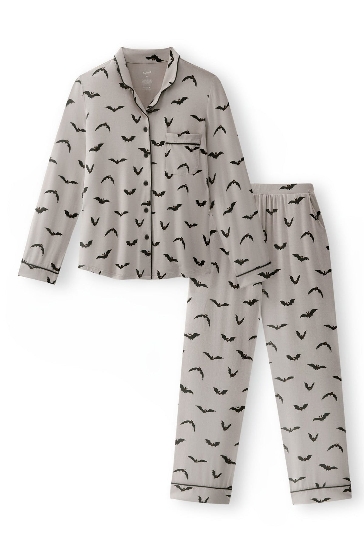 Long-Sleeved Women's Pajama Set in Bats
