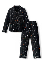 Men's Long Sleeve Pajama Set in Halloween Friends