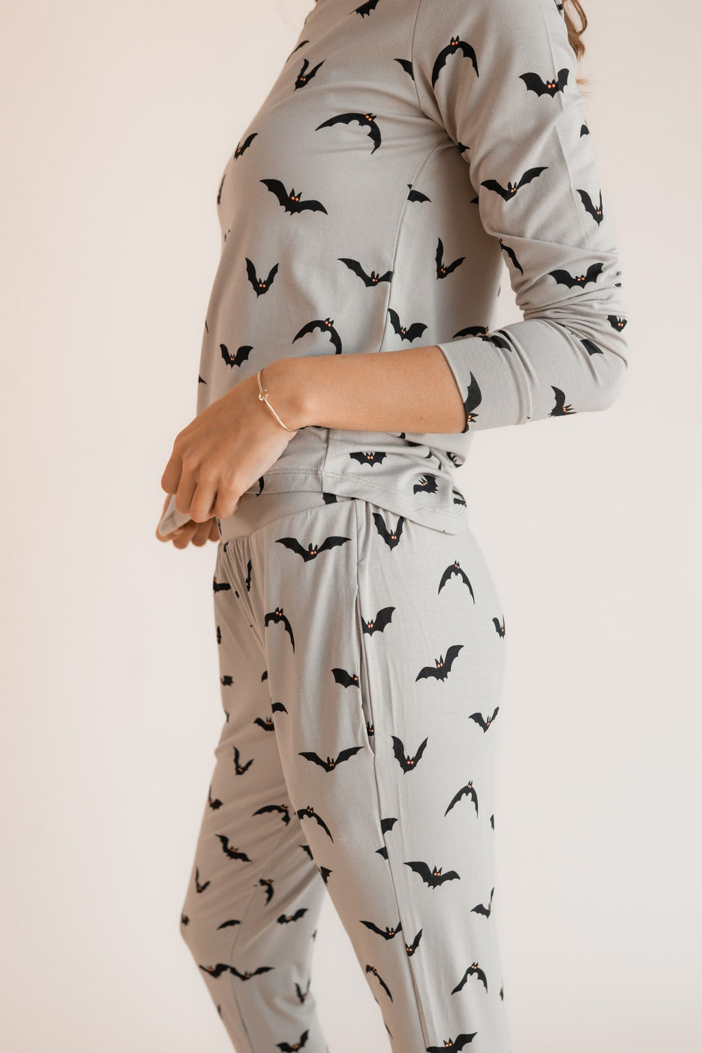Women's Jogger Pajama Set in Bats