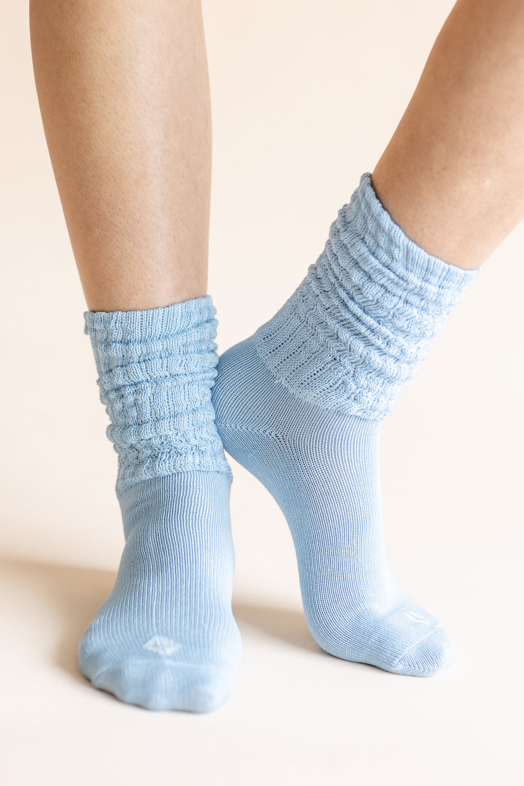Adult Scrunch Socks in Breeze
