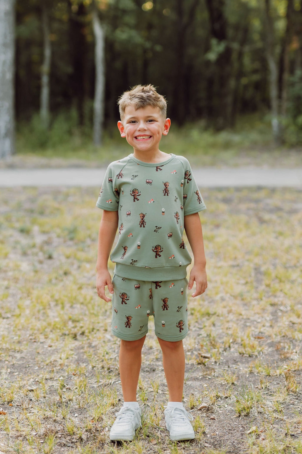 Short Sleeve Jogger Set in Groot