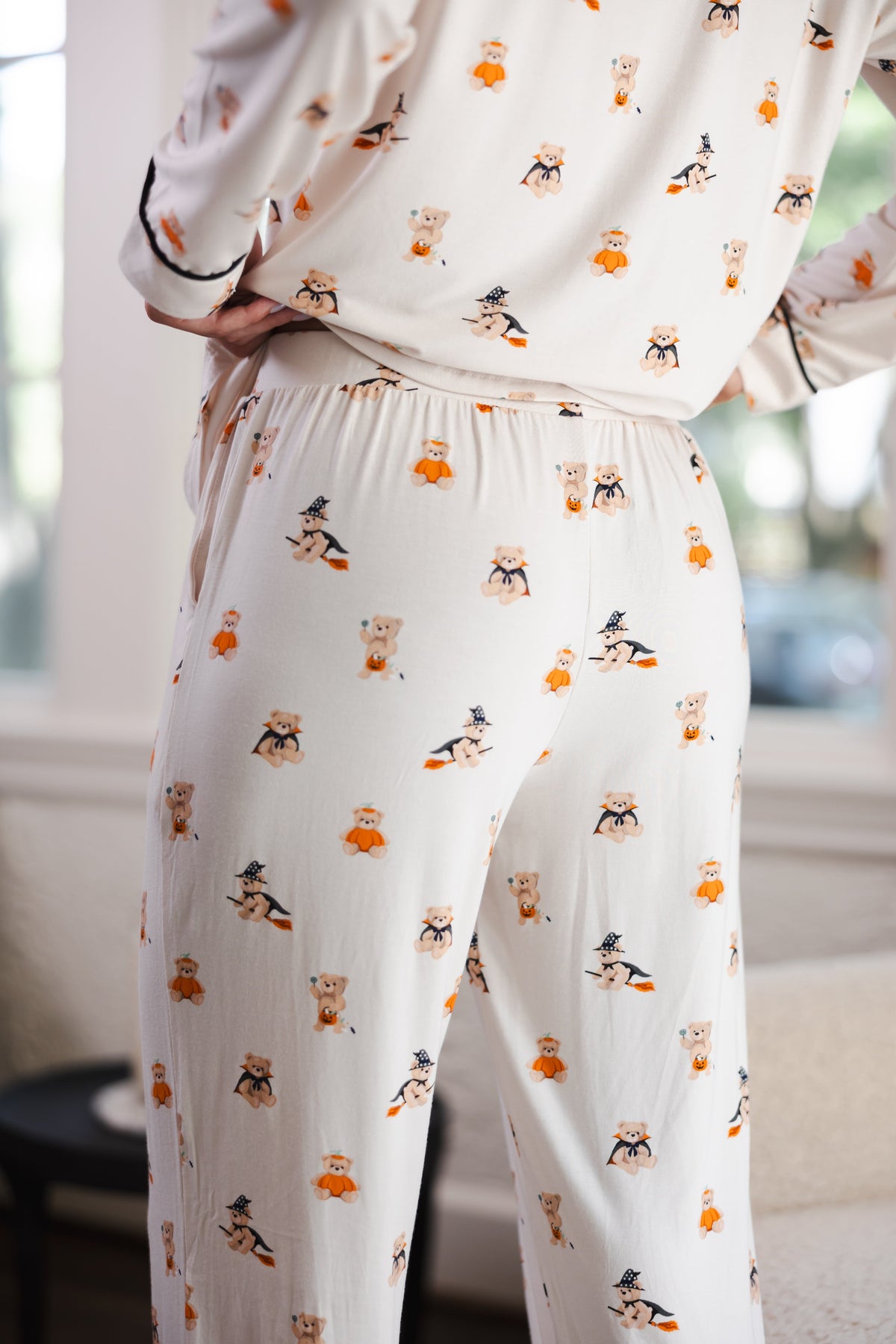Long-Sleeved Women's Pajama Set in Halloween Teddy