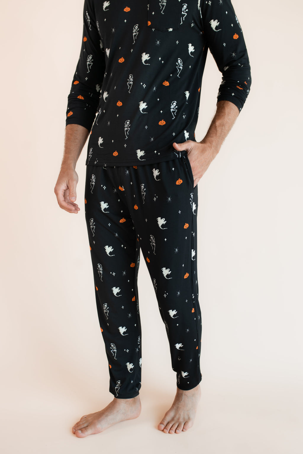 Men's Jogger Set in Halloween Friends