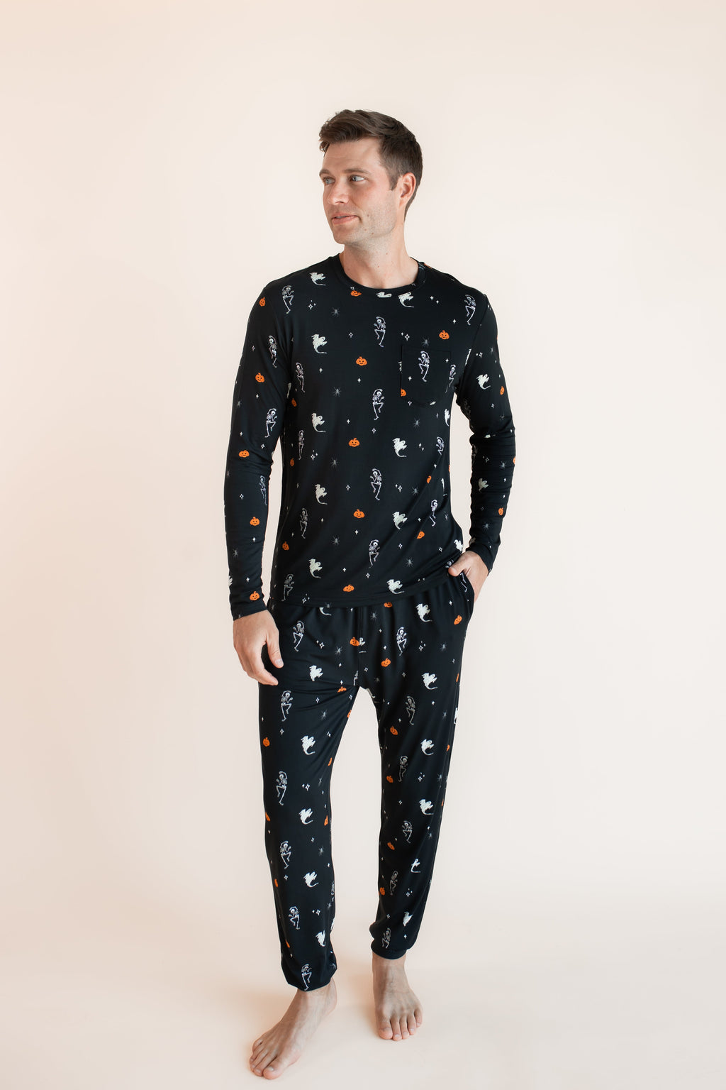 Men's Jogger Set in Halloween Friends