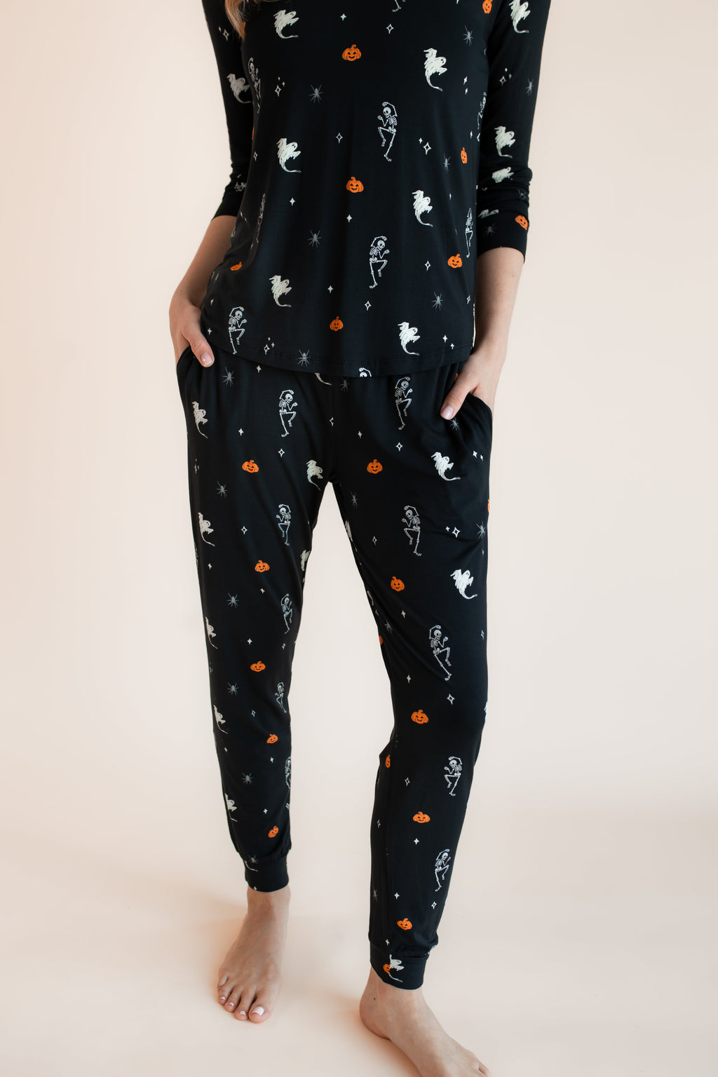 Women's Jogger Pajama Set in Halloween Friends