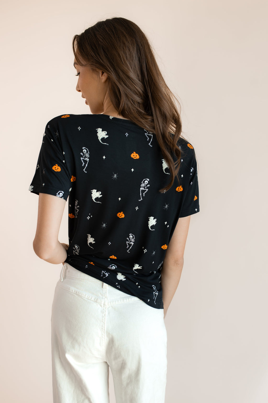 Women's Oversized V-Neck Tee in Halloween Friends