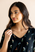 Women's Oversized V-Neck Tee in Midnight Wildflower