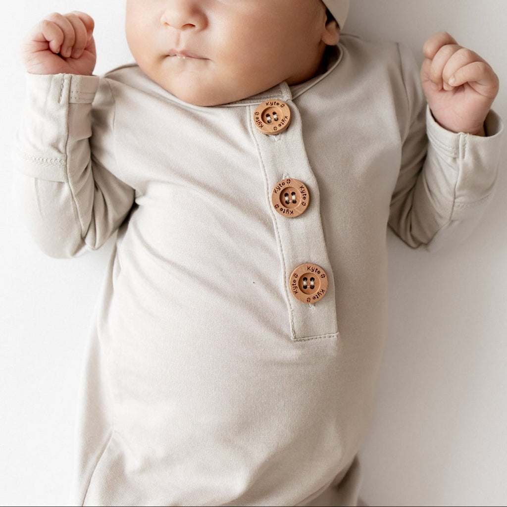Knotted Day Gown with Hat Set in Oat