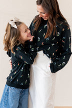 Hoodie in Midnight Wildflower
